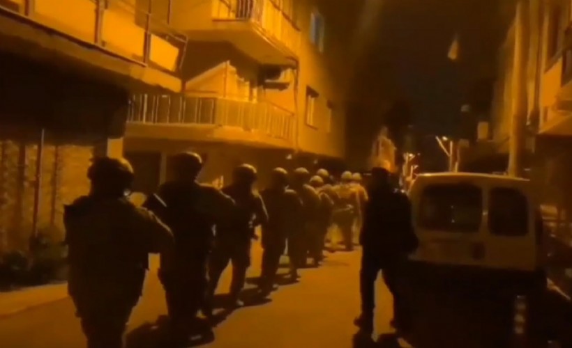 İzmir merkezli iki ilde jandarma ekiplerince düzenlenen uyuşturucu operasyonlarında 18