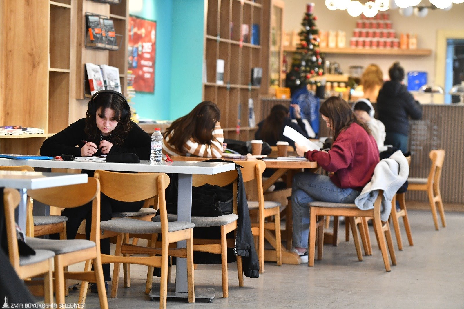 İzmir Büyükşehir Belediyesi tarafından kurulan ve derinleşen ekonomik krizden etkilenen