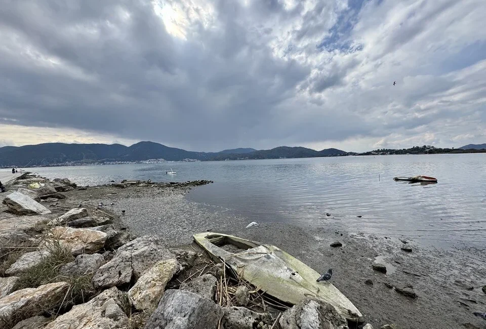 Ege Denizi'nde Santorini Adası çevresindeki sismik hareketliliğin artmasıyla birlikte, Ege