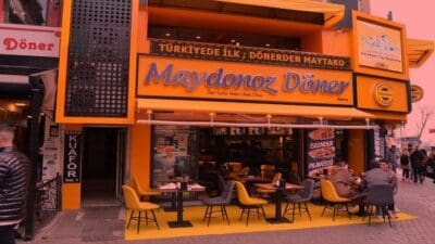 FETÖ'ye finansman sağladığı gerekçesiyle bugün operasyon düzenlenen Maydonoz Döner'e kayyım