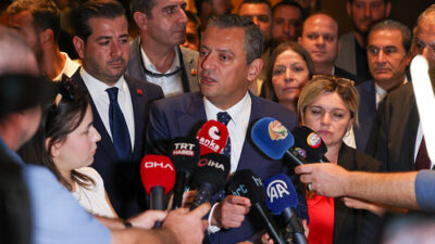 CHP Lideri Özgür Özel, deprem bölgesi ziyaretinde Hatay'daki seçim kaybıyla