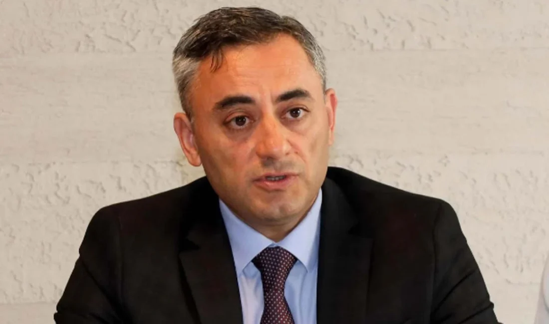 İzmir Kent Konseyi’nin yeni başkanı, üç tur süren kıran kırana