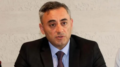 İzmir Kent Konseyi’nin yeni başkanı, üç tur süren kıran kırana
