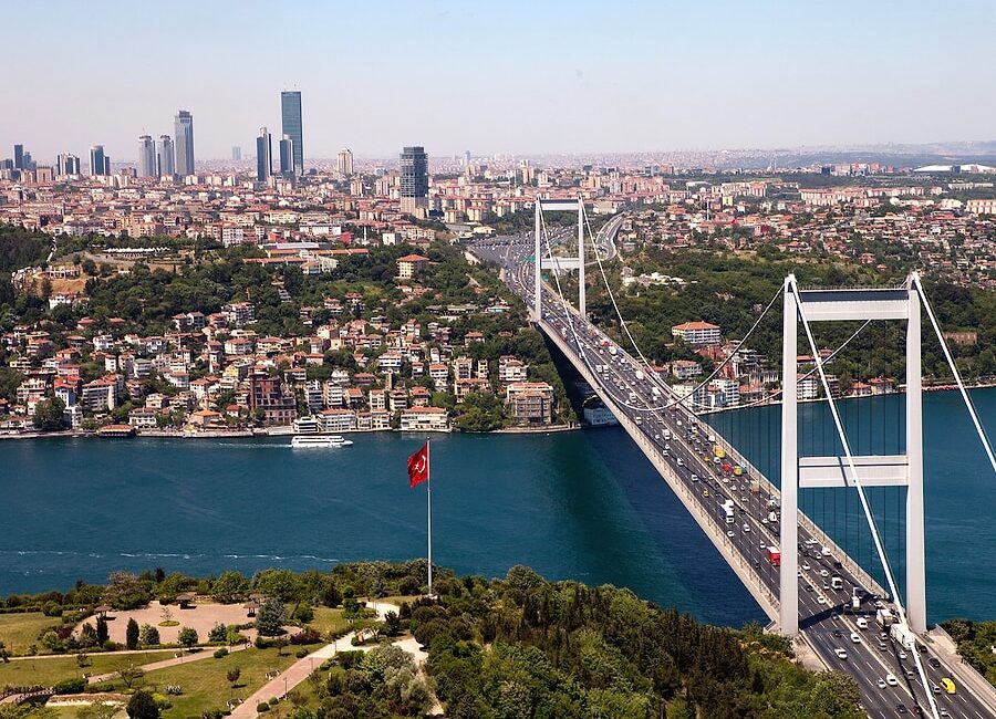 Ulaştırma ve Altyapı Bakanlığı, İstanbul Boğazı'nda yoğun sis nedeniyle görüş