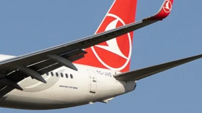 İstanbul ve birçok şehirde etkili olan kar yağışı, hava ulaşımında