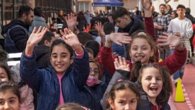İzmir Büyükşehir Belediyesi’nin Güzel İzmir Hareketi kapsamında güvenli, çevre dostu