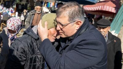 İzmir Büyükşehir Belediye Başkanı Dr. Cemil Tugay, kentin gündemindeki konuları