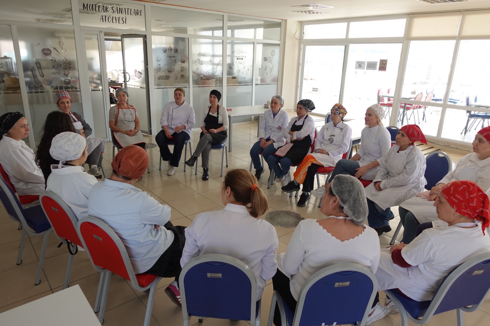 İzmir Büyükşehir Belediyesi Kadın Çalışmaları Şube Müdürlüğü, 8 Mart Dünya