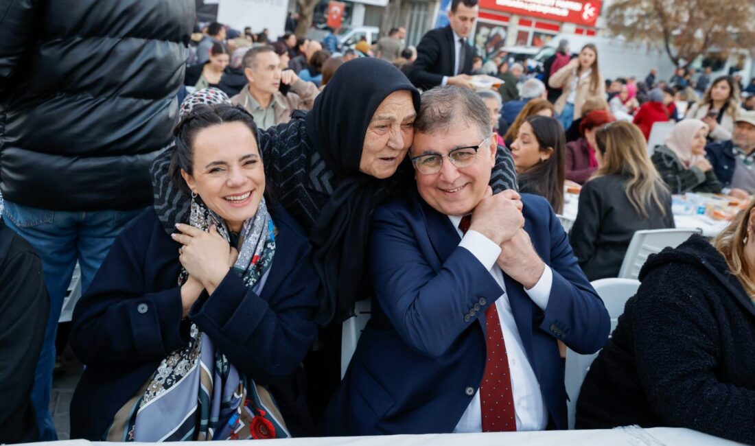 İzmir Büyükşehir Belediye Başkanı Dr. Cemil Tugay, İzmir Büyükşehir Belediyesi