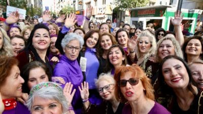 Karşıyaka Belediye Başkanı Yıldız Ünsal, Dünya Emekçi Kadınlar Günü dolayısıyla