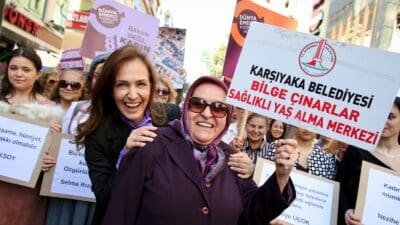 Karşıyaka Belediyesi, 17-24 Mart Yaşlılara Saygı Haftası kapsamında dolu dolu