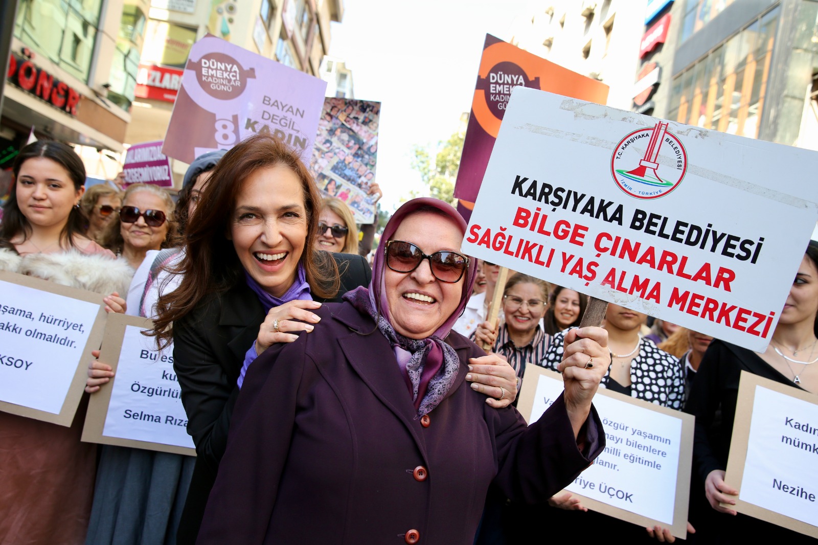 Karşıyaka Belediyesi, 17-24 Mart Yaşlılara Saygı Haftası kapsamında dolu dolu