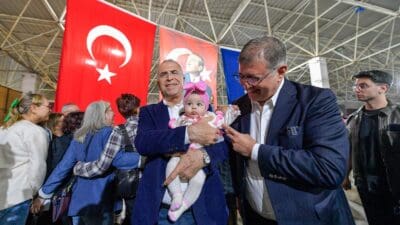 ​İzmir Büyükşehir Belediyesi’nin ramazan ayı boyunca 30 ilçede kurduğu iftar
