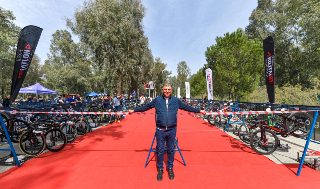 İzmir Büyükşehir Belediye Başkanı Dr. Cemil Tugay, İzmir Büyükşehir Belediyesi