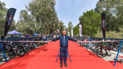 İzmir Büyükşehir Belediye Başkanı Dr. Cemil Tugay, İzmir Büyükşehir Belediyesi