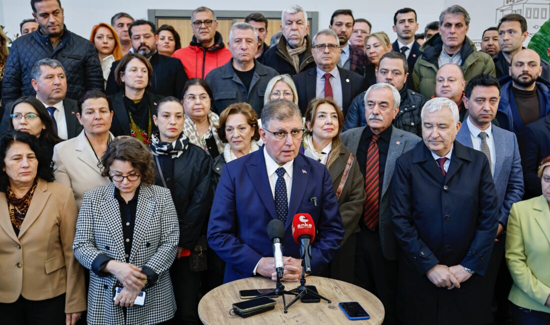 İzmir Büyükşehir Belediye Başkanı Dr. Cemil Tugay, İstanbul Büyükşehir Belediye