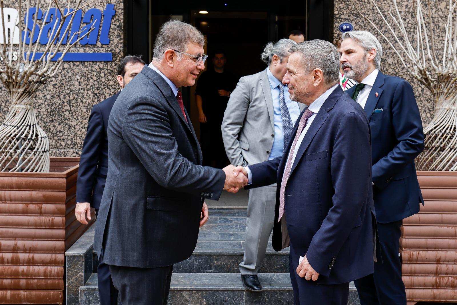 Danimarka’nın Ankara Büyükelçisi Ole Toft ve İstanbul Başkonsolosu Thierry Hoppe,