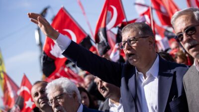 İzmir Büyükşehir Belediye Başkanı Dr. Cemil Tugay,  Cumhuriyet Halk Partisi'nin 