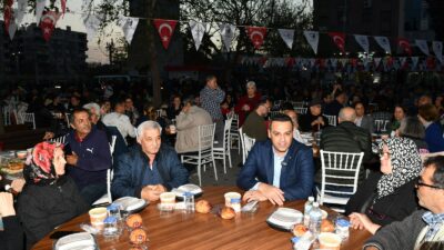 Ramazan ayı boyunca ilçenin farklı noktalarında iftar programları düzenleyerek binlerce