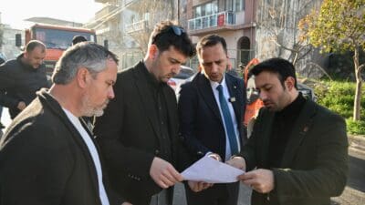 Bornova Belediye Başkanı Ömer Eşki, ilçe genelinde devam eden yol