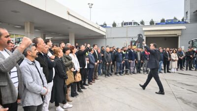 Bornova Belediye Başkanı Ömer Eşki, Ramazan Bayramı öncesinde belediye çalışanlarıyla