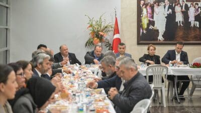 Bornova Belediye Başkanı Ömer Eşki, 45 mahalle muhtarıyla bir araya