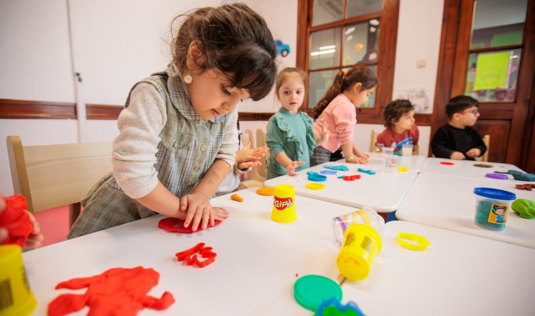 Konak Belediyesi’nin, 40’a yakın çocuğun yararlandığı okul öncesine yönelik üç