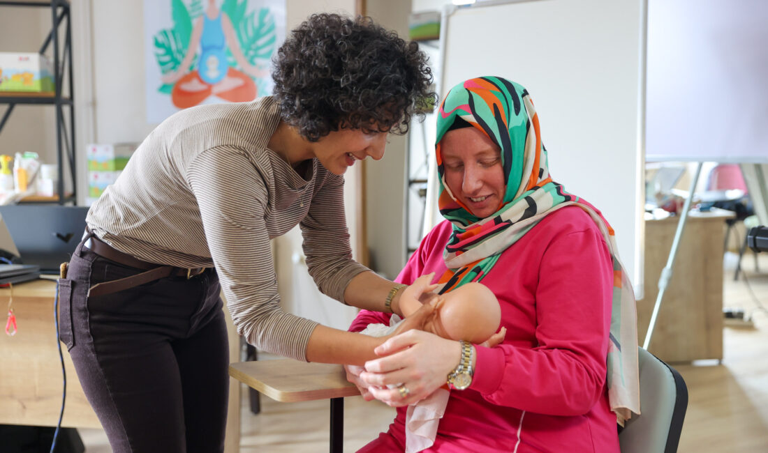 Buca Belediyesi, ebeveyn olmaya hazırlanan bireyler için “Doğuma ve Bebekli