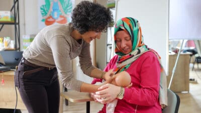 Buca Belediyesi, ebeveyn olmaya hazırlanan bireyler için “Doğuma ve Bebekli