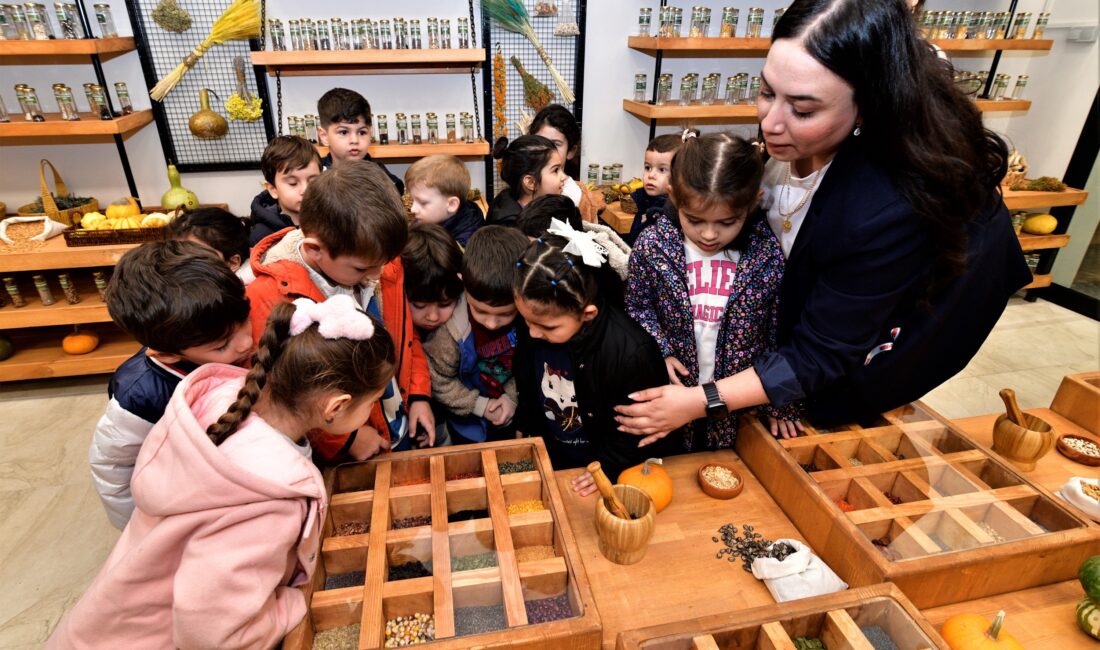 Bornova Belediyesi Çocuk Oyun ve Aktivite Merkezi’nde eğitim gören 3-6