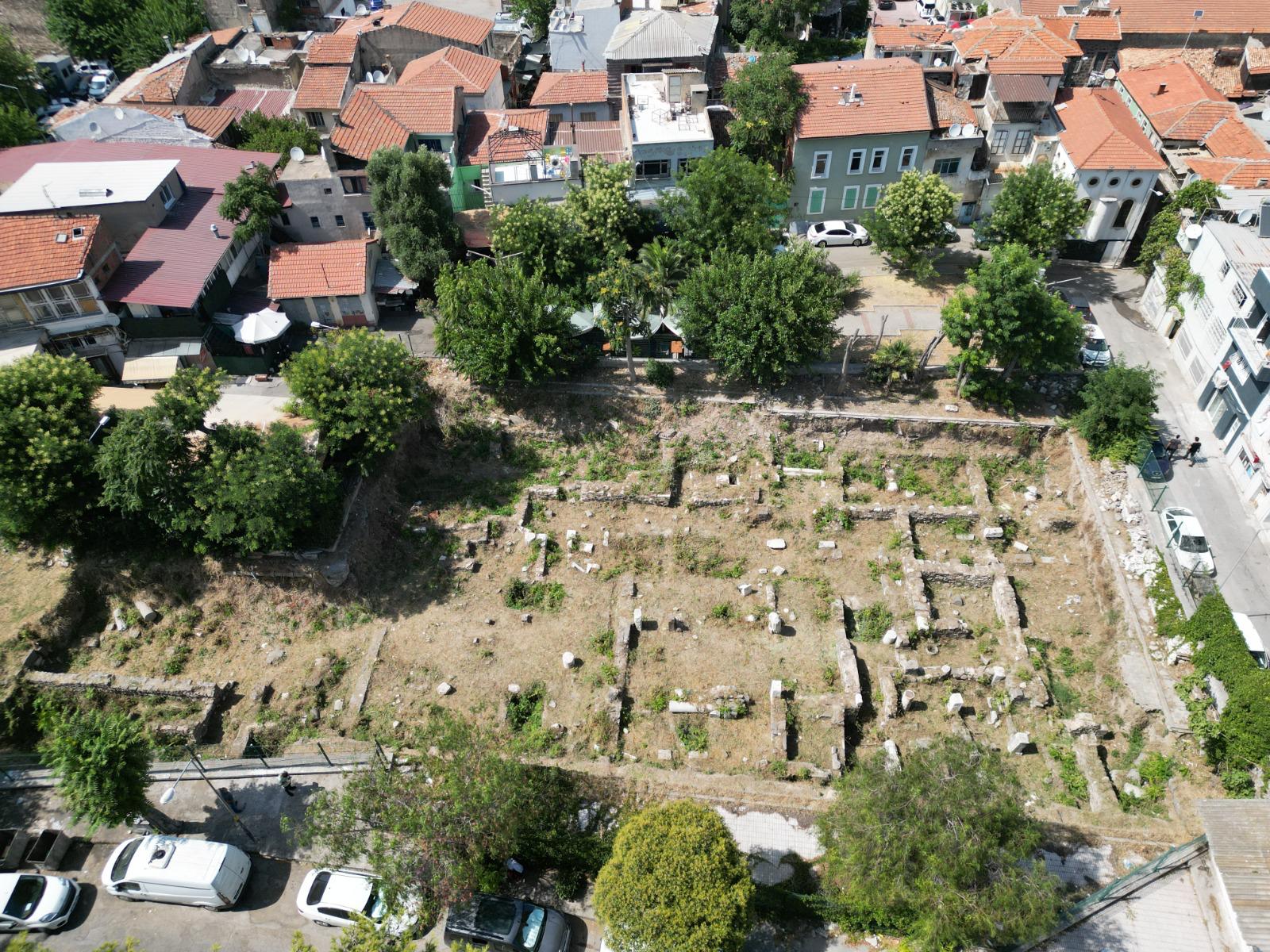 Konak Belediyesi, kentin önemli tarihi dokularından Altınpark ve çevresinin “Arkeopark”