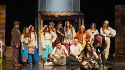 Aziz Nesin’in Taşlamalar, Öyküler ve 3 Karagöz isimli eserlerinden uyarlanan Taşlamalar