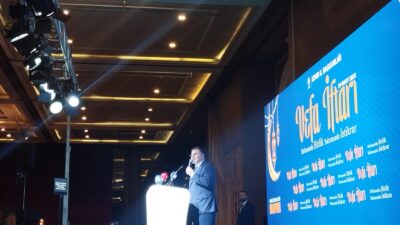 AK Parti İzmir İl Başkanı Bilal Saygılı, partisinin düzenlediği iftar