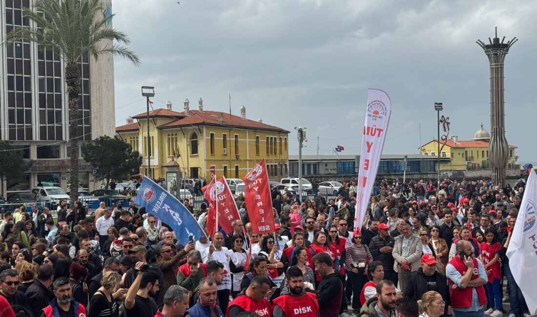 İstanbul Büyükşehir Belediye Başkanı Ekrem İmamoğlu'nun tutuklanmasını protesto etmek için