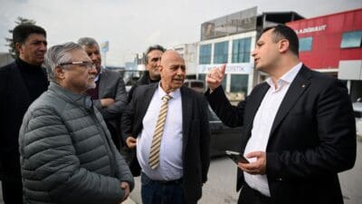Bornova Belediye Başkanı Ömer Eşki, Işıkkent’te bulunan Kara Nakliyecileri Sitesi’ni