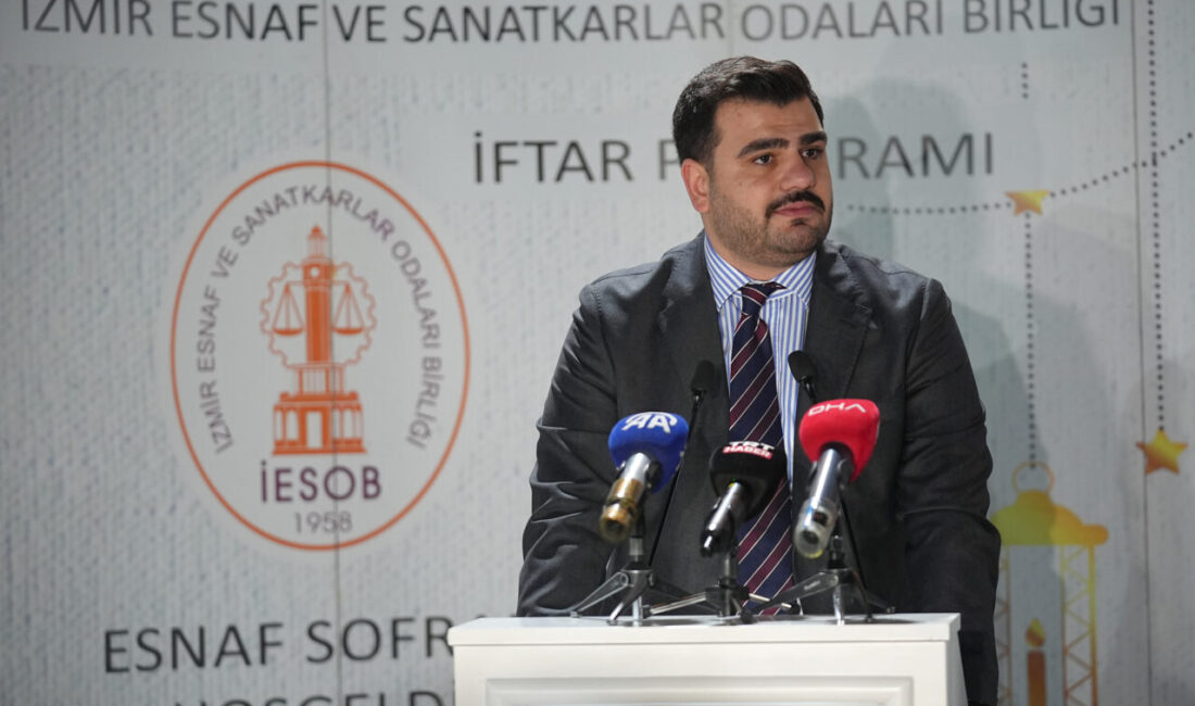 AK Parti Genel Sekreteri ve İzmir Milletvekili Eyyüp Kadir İnan,