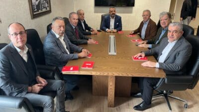 CHP İzmir İl Başkanı Şenol Aslanoğlu, geçmiş dönem il başkanlarıyla
