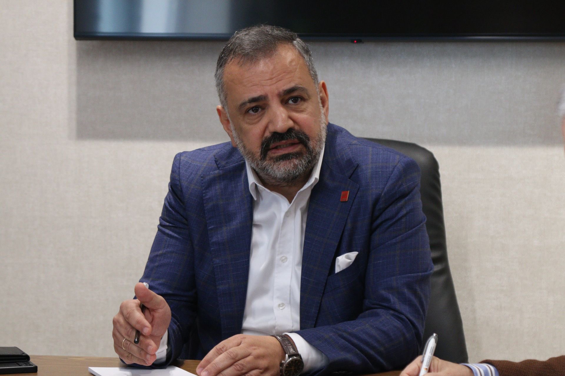 şenol aslanoğlu