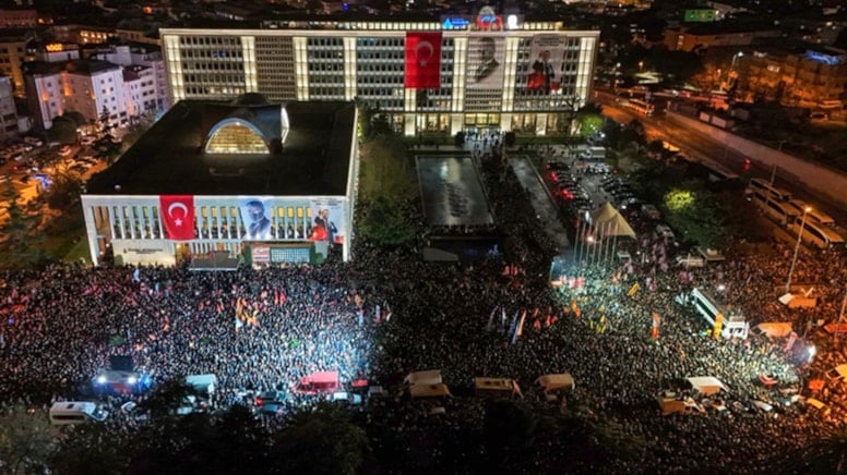 CHP, İBB Başkanı Ekrem İmamoğlu'nun gözaltına alınmasına tepki olarak ülke