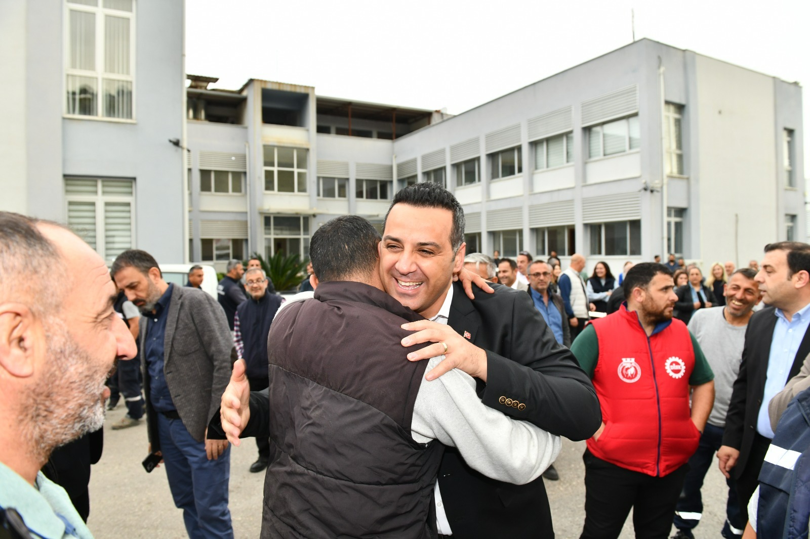 Çiğli Belediye Başkanı Onur Emrah Yıldız, Ramazan Bayramı öncesinde belediye