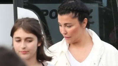 Deniz Akkaya'nın 16 yaşındaki kızı Ayşe Önbilgin, annesine şiddet uyguladığı