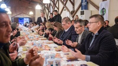 Ramazan bereketini tüm kente yayan İzmir Büyükşehir Belediyesi, ikinci iftar