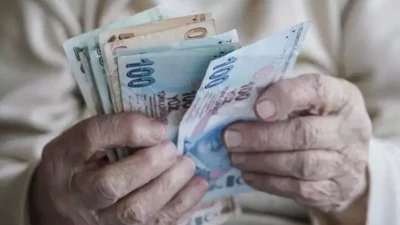 Emekli bayram ikramiyesi, geçtiğimiz yıl yüzde 50 artarak 3 bin