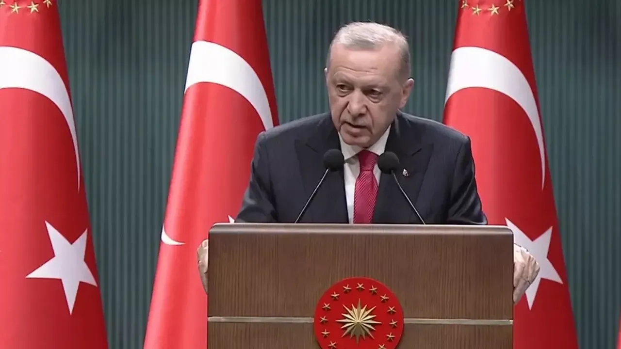 Cumhurbaşkanı Recep Tayyip Erdoğan, kabine toplantısının ardından açıklamalarda bulundu.
