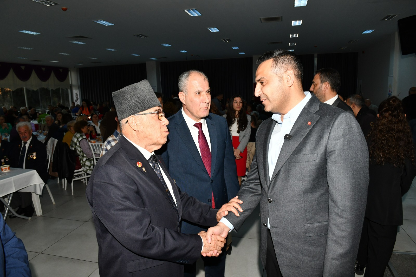 Çiğli Belediye Başkanı Onur Emrah Yıldız, Ramazan ayı dolayısıyla şehit