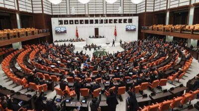 TBMM Başkanlığına sunulan yeni dokunulmazlık fezlekeleri arasında CHP İzmir Milletvekili