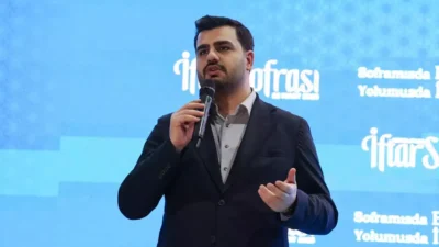 AK Parti Genel Sekreteri Eyyüp Kadir İnan, Saraçhane'deki protestolarda Cumhurbaşkanı