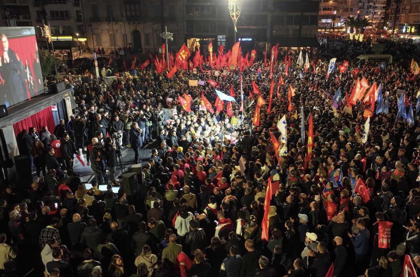 İstanbul Büyükşehir Belediyesi soruşturmalarının ardından başlayan gözaltı ve tutuklamaların yankıları
