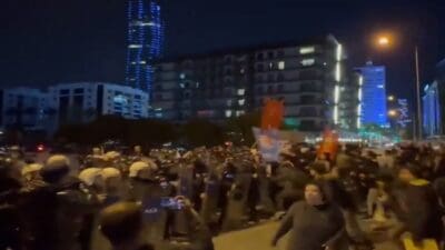İstanbul Büyükşehir Belediye Başkanı Ekrem İmamoğlu'nun gözaltına alınmasının ardından başlayan