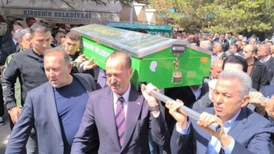 İzmir Valisi Dr. Süleyman Elban, babasını kaybetmenin acısını yaşıyor. Kırşehir